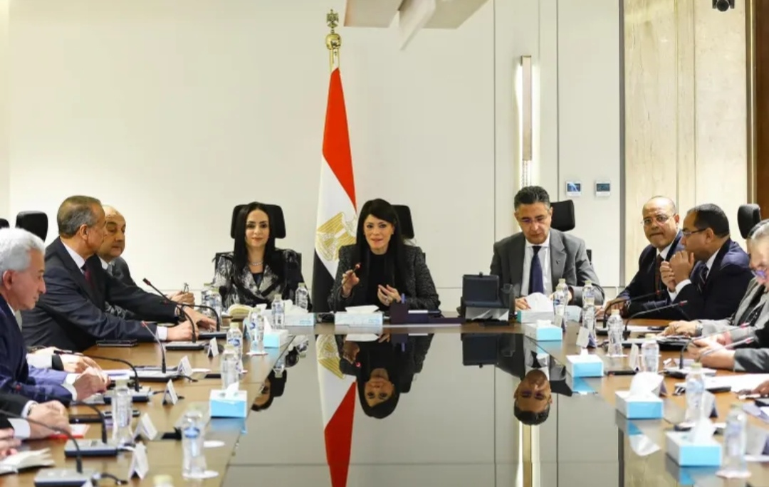 وزيرة التخطيط المصرية رانيا المشاط خلال اجتماع المجلس &nbsp;القومي المصري للأجور&nbsp;
