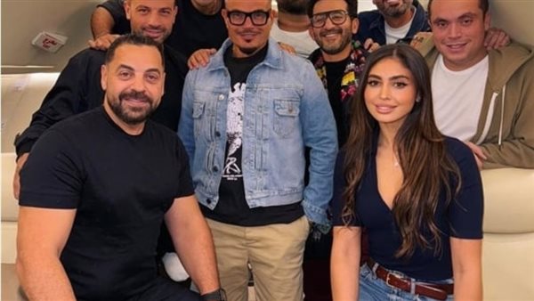 صورة لعمرو دياب متجهاً للسعودية منذ يومين 