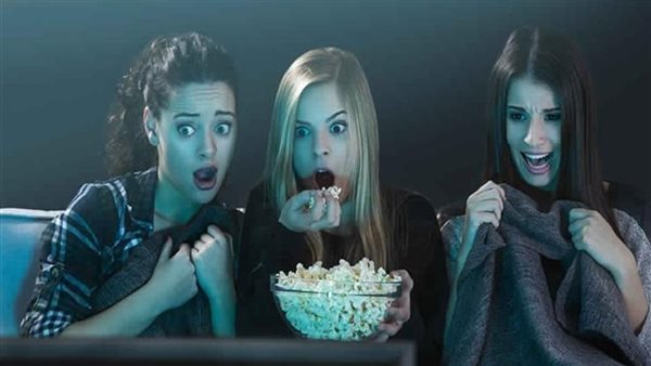 الهلع عند مشاهدة فيلم ړعب 