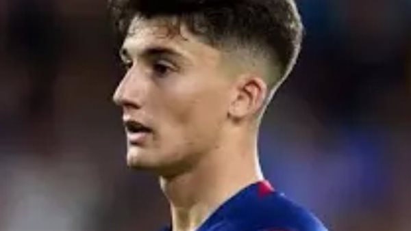 لاعب فريق برشلونة الرديف أوناي هيرنانديز 